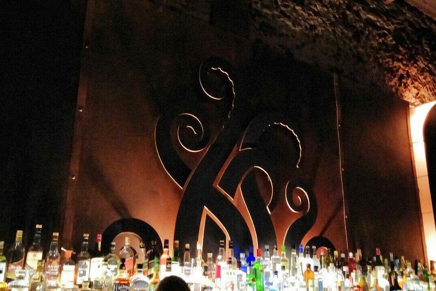 Verne Cocktail Club